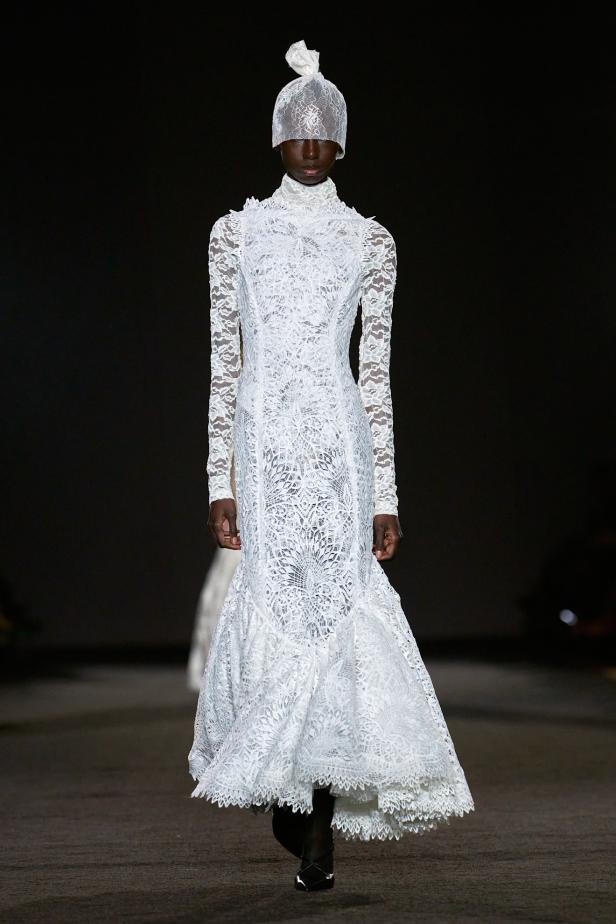 حكاية الأمل العابر للحدود في مجموعة Prabal Gurung خريف و شتاء 2026 للملابس الجاهزة