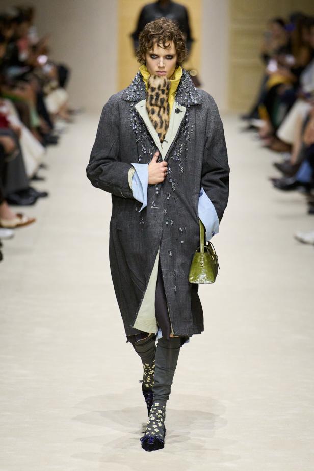 مجموعة ‏Prada‏ ‏لخريف 2026 وقوّة فن التنسيق الحرّ