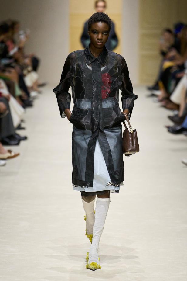 مجموعة ‏Prada‏ ‏لخريف 2026 وقوّة فن التنسيق الحرّ