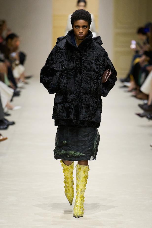 مجموعة ‏Prada‏ ‏لخريف 2026 وقوّة فن التنسيق الحرّ