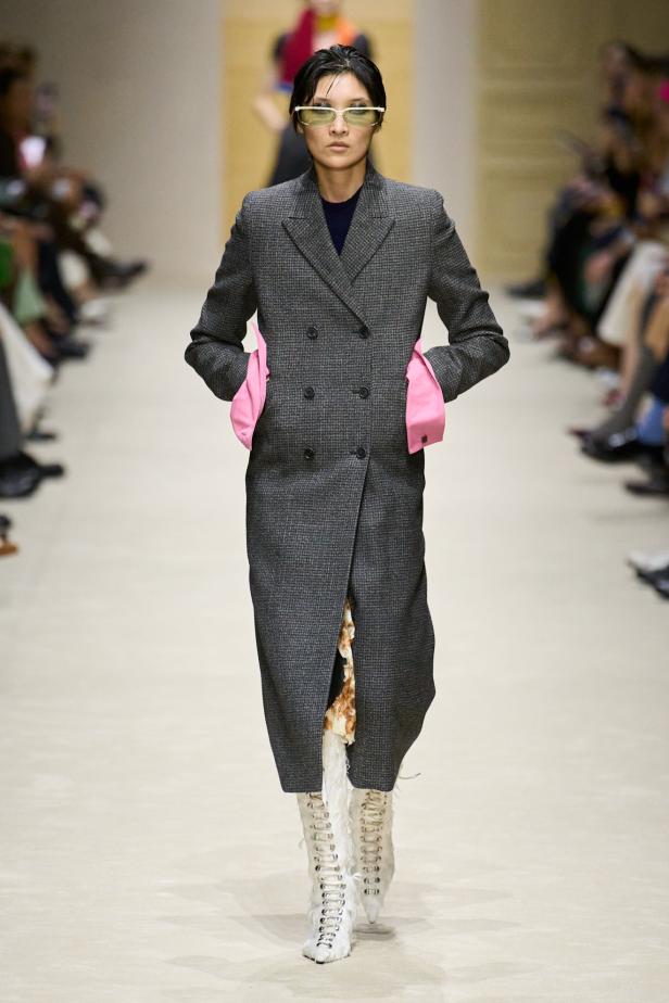 مجموعة ‏Prada‏ ‏لخريف 2026 وقوّة فن التنسيق الحرّ