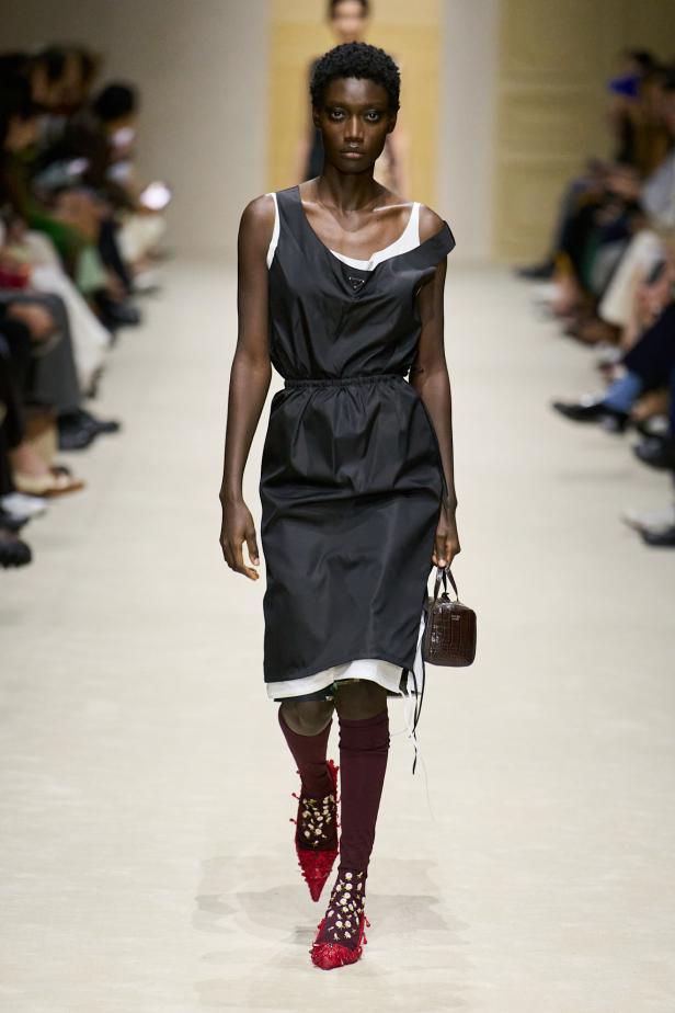 مجموعة ‏Prada‏ ‏لخريف 2026 وقوّة فن التنسيق الحرّ