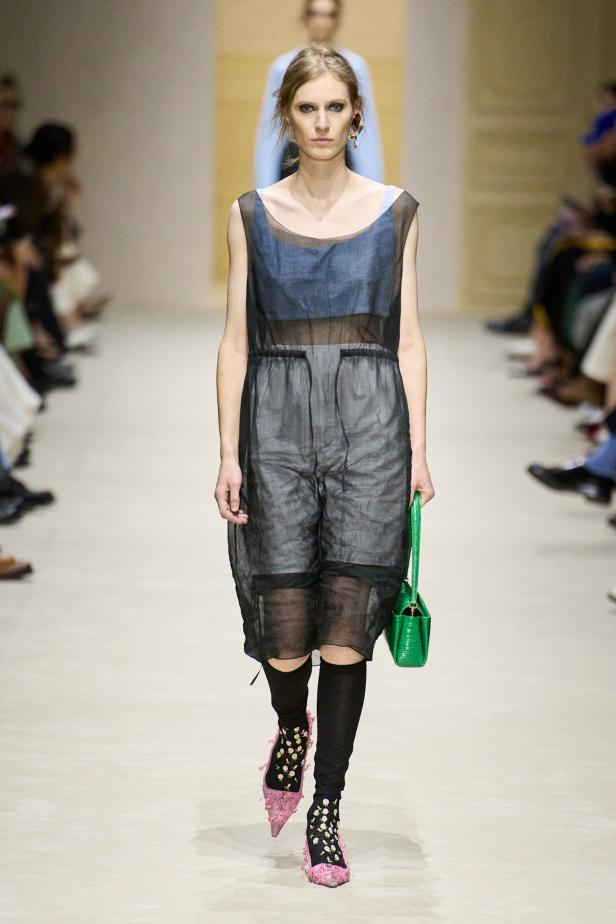 مجموعة ‏Prada‏ ‏لخريف 2026 وقوّة فن التنسيق الحرّ