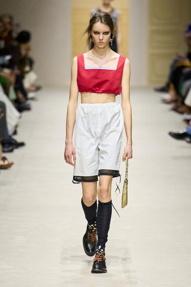 مجموعة ‏Prada‏ ‏لخريف 2026 وقوّة فن التنسيق الحرّ