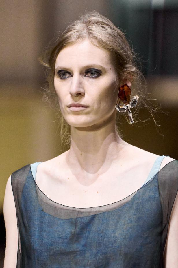 مجموعة ‏Prada‏ ‏لخريف 2026 وقوّة فن التنسيق الحرّ