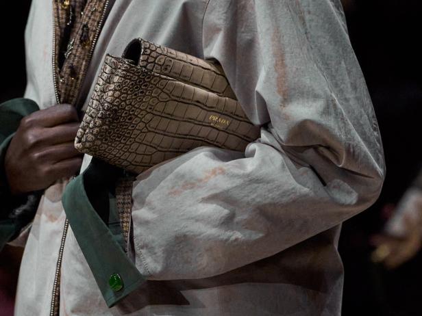 مجموعة ‏Prada‏ ‏لخريف 2026 وقوّة فن التنسيق الحرّ