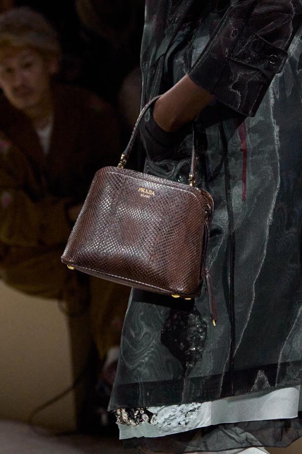 مجموعة ‏Prada‏ ‏لخريف 2026 وقوّة فن التنسيق الحرّ