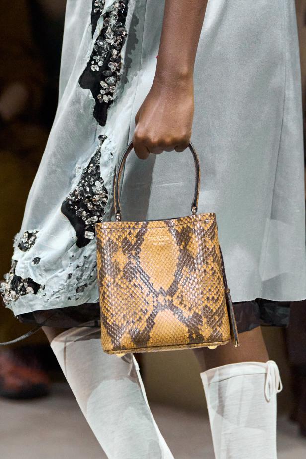 مجموعة ‏Prada‏ ‏لخريف 2026 وقوّة فن التنسيق الحرّ