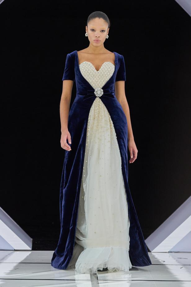 رومانسية الحديقة الشتوية وهندسة الصورة الأنثوية في مجموعة Richard Quinn خريف وشتاء 2026