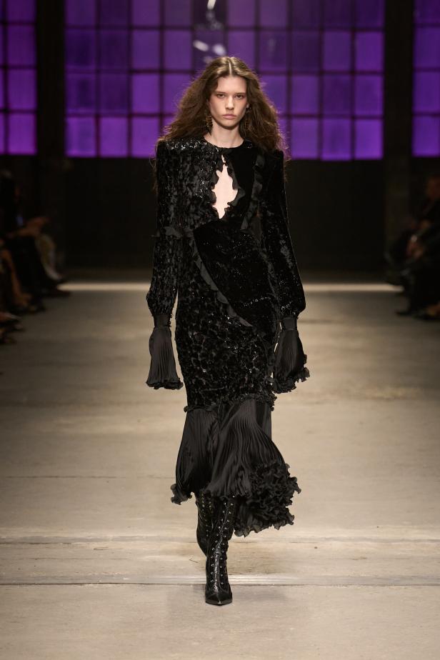 مجموعة Roberto Cavalli لخريف وشتاء 2026