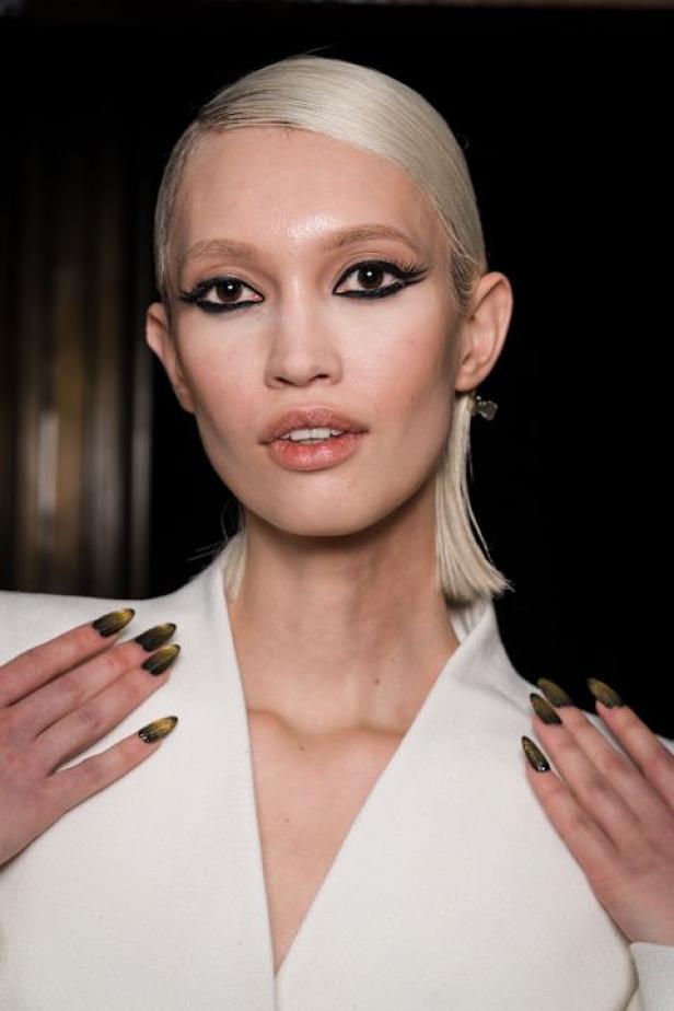  Sergio Hudson ومجموعته الإحتفالية لخريف وشتاء 2026