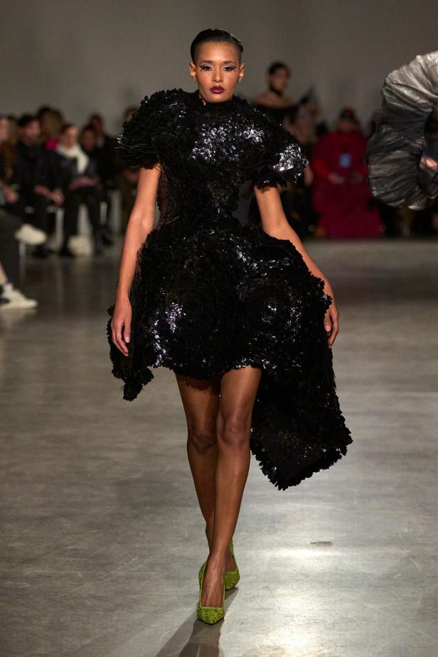 مجموعة Christian Siriano لخريف وشتاء 2026