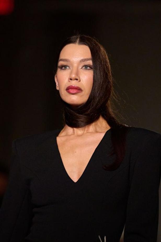 مجموعة لافتة لـChristian Siriano لخريف وشتاء 2026