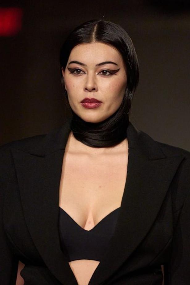 مجموعة لافتة لـChristian Siriano لخريف وشتاء 2026