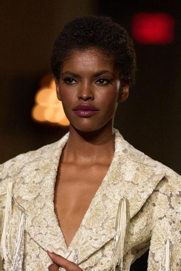 مجموعة لافتة لـChristian Siriano لخريف وشتاء 2026