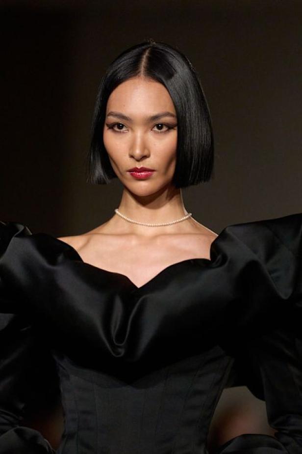 مجموعة لافتة لـChristian Siriano لخريف وشتاء 2026