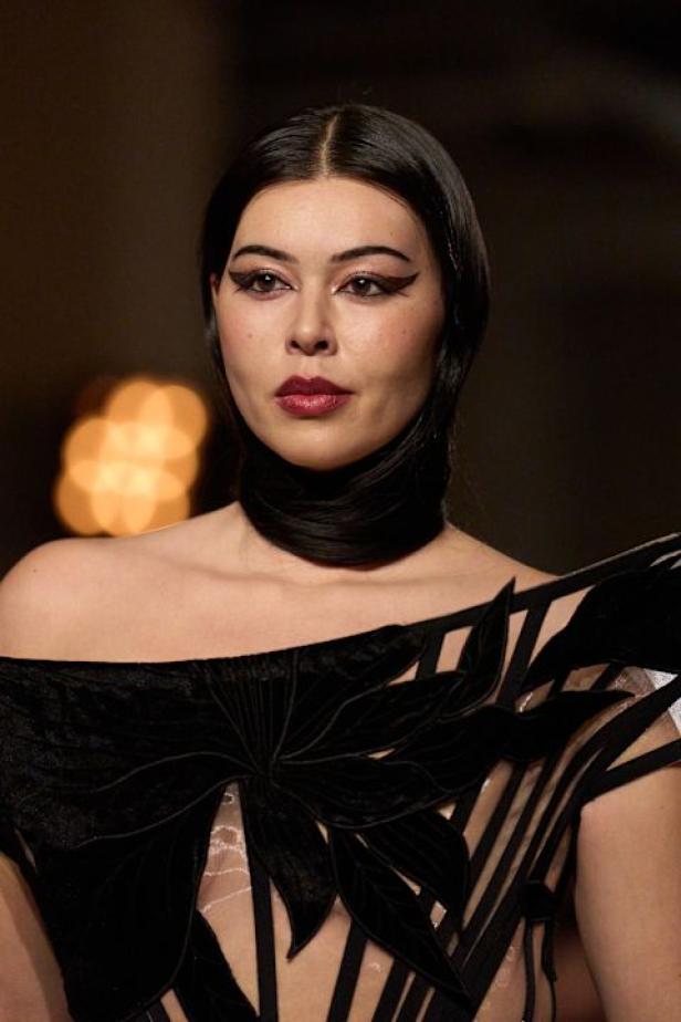 مجموعة لافتة لـChristian Siriano لخريف وشتاء 2026