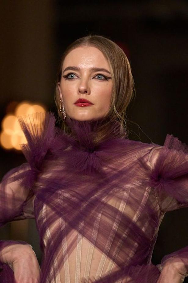 مجموعة لافتة لـChristian Siriano لخريف وشتاء 2026