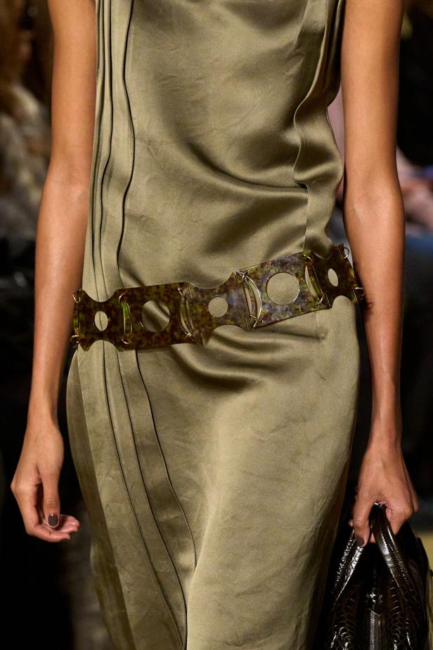 مجموعة ‏Tory Burch‏ لخريف وشتاء 2026... بحث عن الجمال الخالد في زمن الفوضى