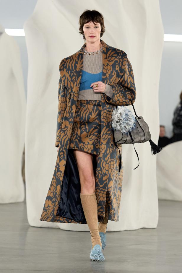 عرض أزياء مجموعة Ulla Johnson لخريف وشتاء 2027