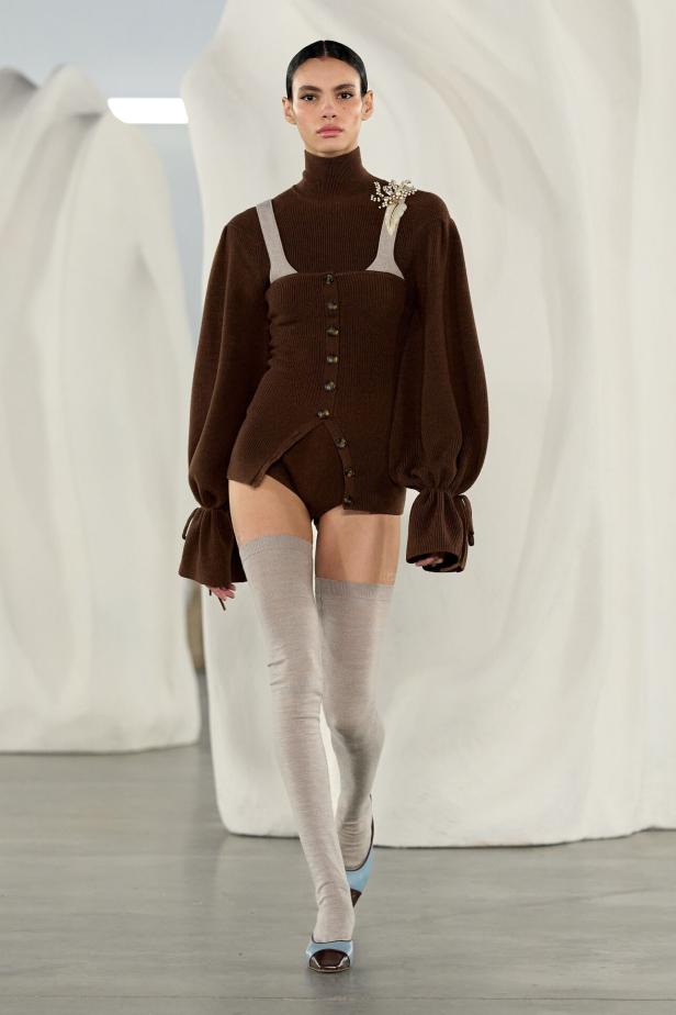 عرض أزياء مجموعة Ulla Johnson لخريف وشتاء 2027