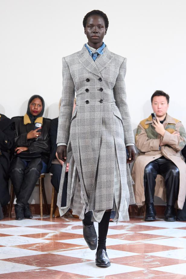 إميليا ويكستيد تُعيد إحياء أسطورة "فانو ميسان" في مجموعة خريف 2026‏