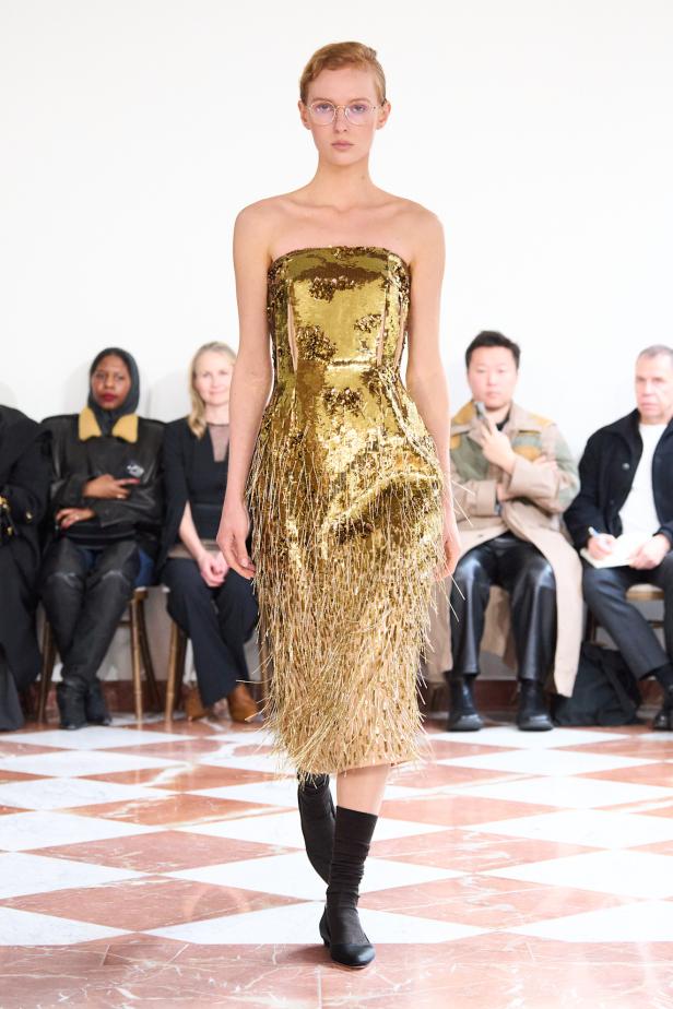 إميليا ويكستيد تُعيد إحياء أسطورة "فانو ميسان" في مجموعة خريف 2026‏