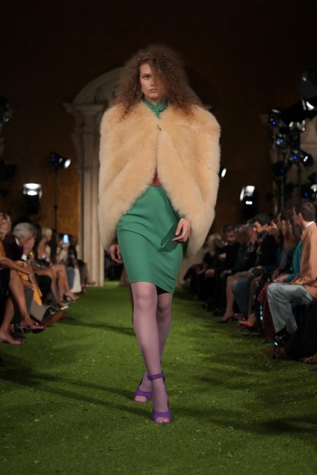 مجموعة فالنتينو ‏Interferenze‏ لخريف 2026... إرث غارافاني يلتقي برؤية ميشيل ‏المعاصرة