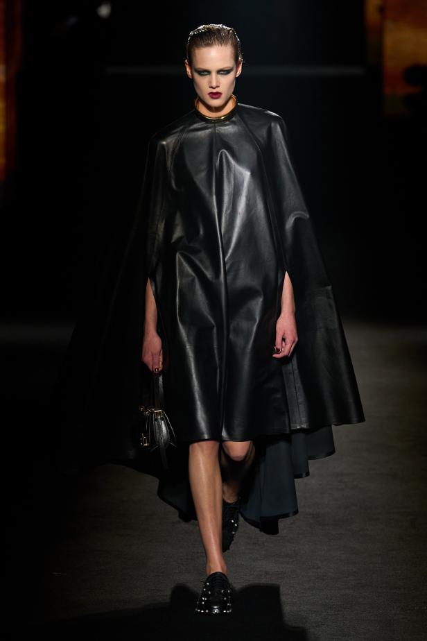 حين يتشكل الضوء داخل الظلال في مجموعة Balenciaga خريف وشتاء 2026 للملابس الجاهزة