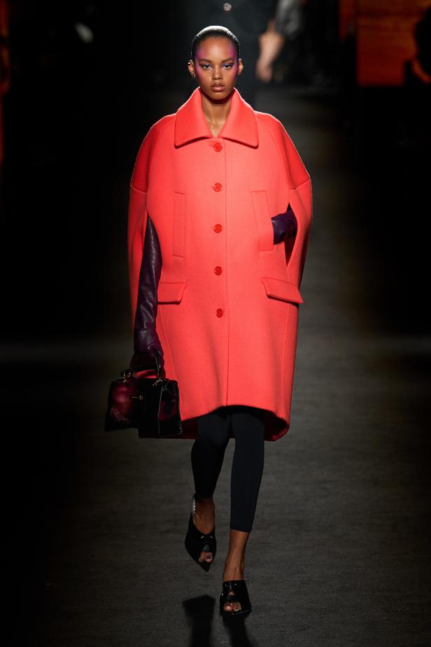 حين يتشكل الضوء داخل الظلال في مجموعة Balenciaga خريف وشتاء 2026 للملابس الجاهزة