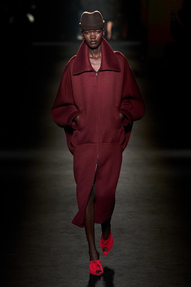 حين يتشكل الضوء داخل الظلال في مجموعة Balenciaga خريف وشتاء 2026 للملابس الجاهزة