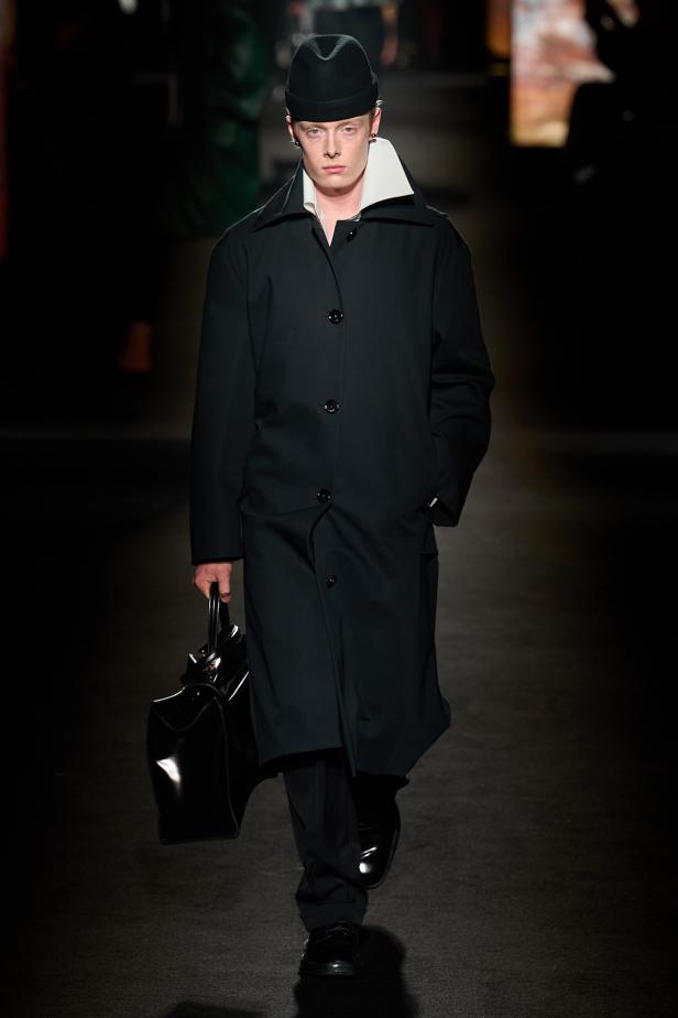 حين يتشكل الضوء داخل الظلال في مجموعة Balenciaga خريف وشتاء 2026 للملابس الجاهزة