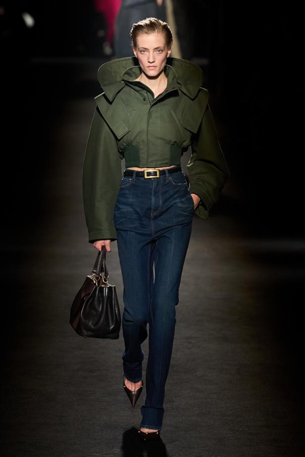 حين يتشكل الضوء داخل الظلال في مجموعة Balenciaga خريف وشتاء 2026 للملابس الجاهزة