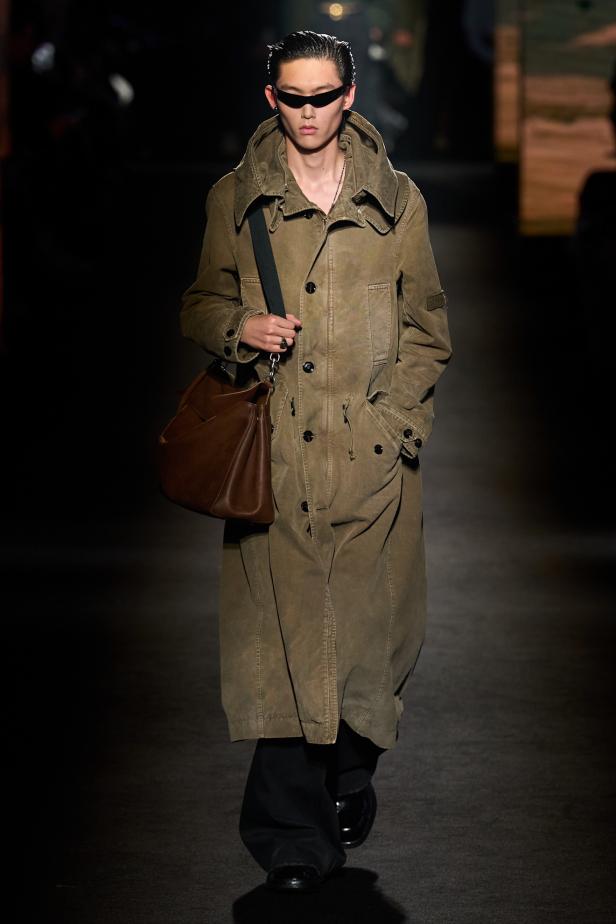 حين يتشكل الضوء داخل الظلال في مجموعة Balenciaga خريف وشتاء 2026 للملابس الجاهزة