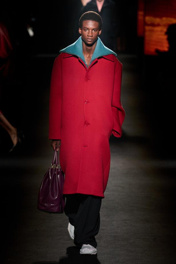 حين يتشكل الضوء داخل الظلال في مجموعة Balenciaga خريف وشتاء 2026 للملابس الجاهزة