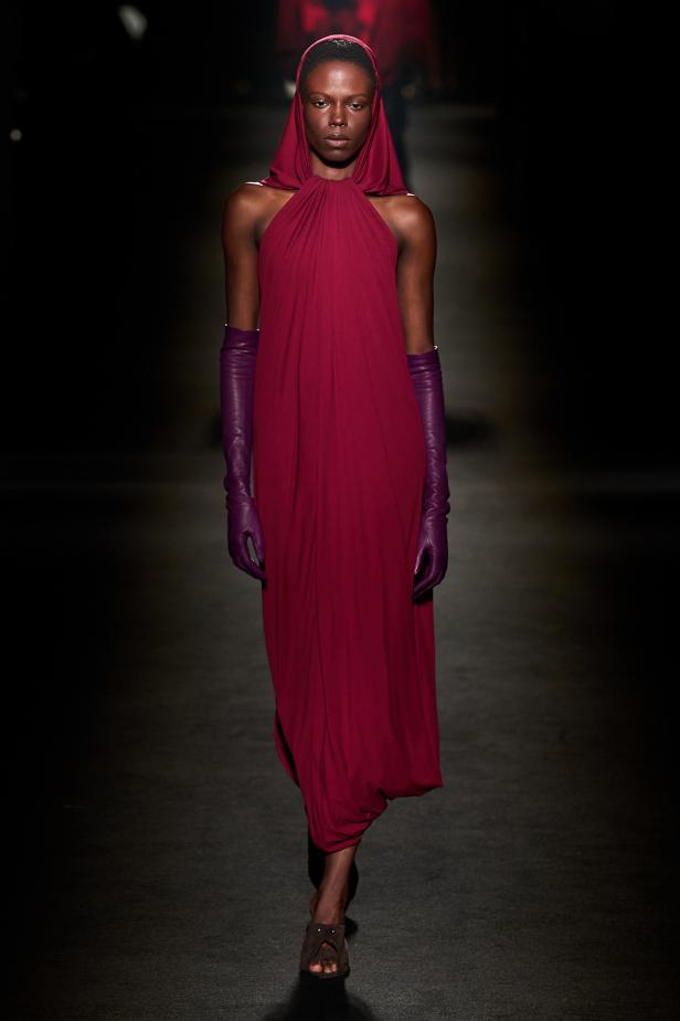 حين يتشكل الضوء داخل الظلال في مجموعة Balenciaga خريف وشتاء 2026 للملابس الجاهزة