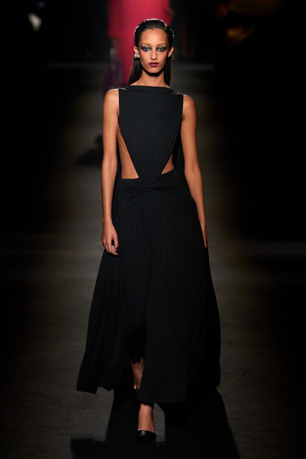 حين يتشكل الضوء داخل الظلال في مجموعة Balenciaga خريف وشتاء 2026 للملابس الجاهزة