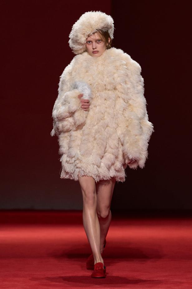 فلسفة الأناقة الميلانية في مجموعة Bottega Veneta للملابس الجاهزة لخريف 2026