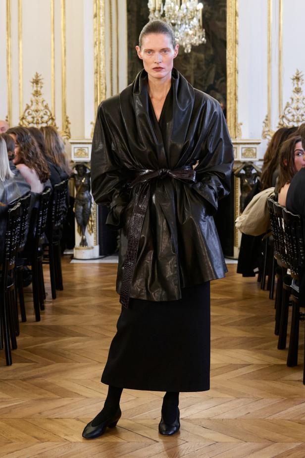 أبعد من مجرد فصل.. مجموعة ‏Magda Butrym‏ تحوّل الشتاء إلى موقف وبصمة