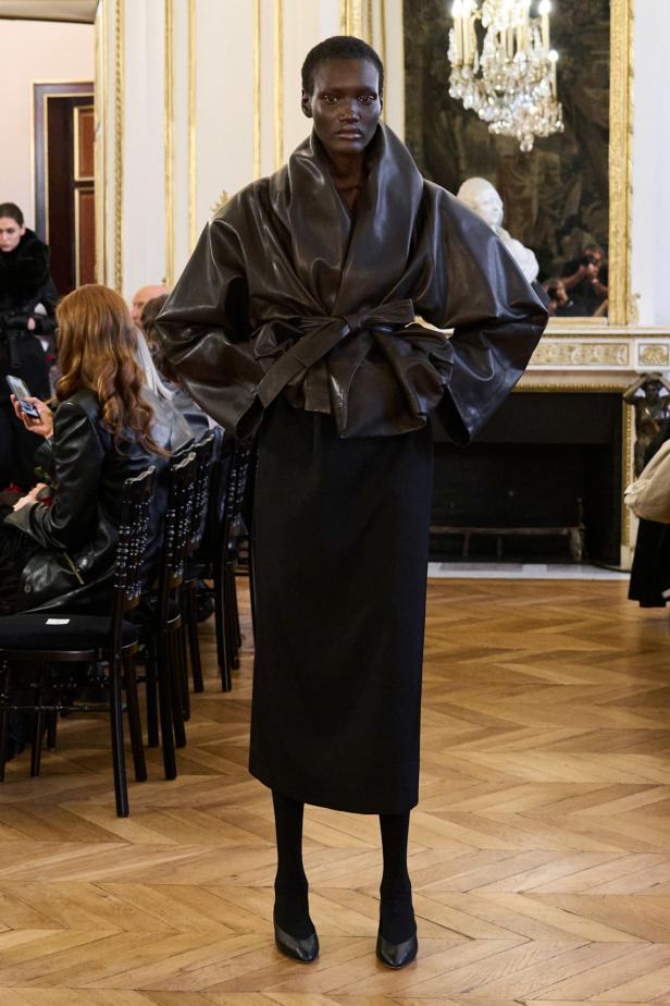 أبعد من مجرد فصل.. مجموعة ‏Magda Butrym‏ تحوّل الشتاء إلى موقف وبصمة