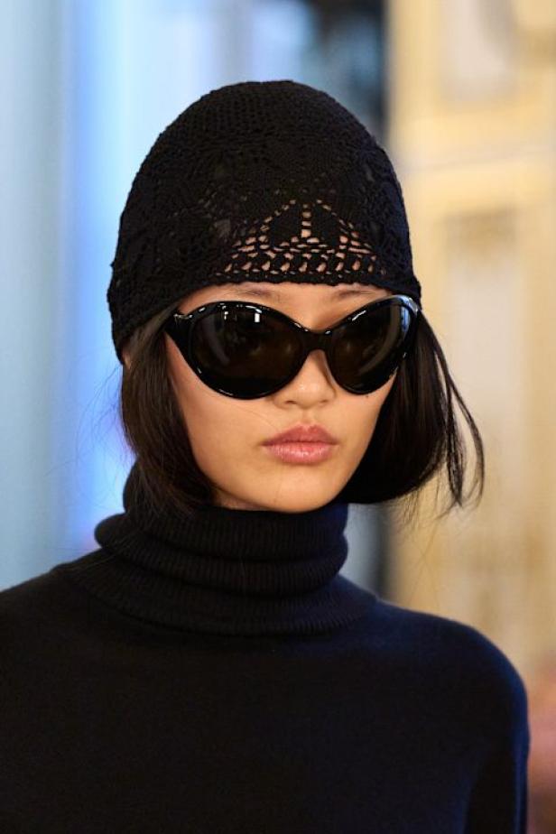  مجموعة ‏Magda Butrym‏ تحوّل الشتاء إلى موقف وبصمة