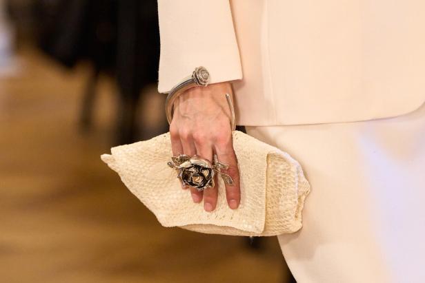 أبعد من مجرد فصل.. مجموعة ‏Magda Butrym‏ تحوّل الشتاء إلى موقف وبصمة