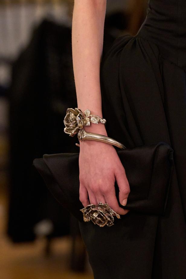 أبعد من مجرد فصل.. مجموعة ‏Magda Butrym‏ تحوّل الشتاء إلى موقف وبصمة