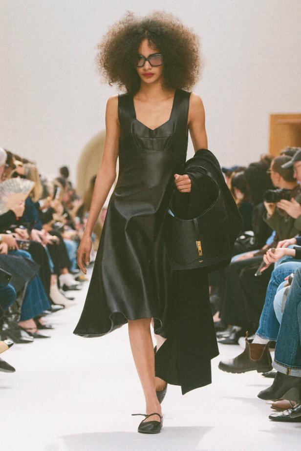 مجموعة Celine لموسم خريف وشتاء 2027 في باريس