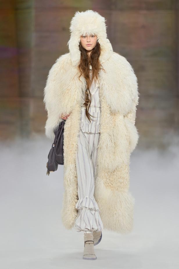 مجموعة كلوي لموسم خريف 2026 بعنوان The Devotion Collection