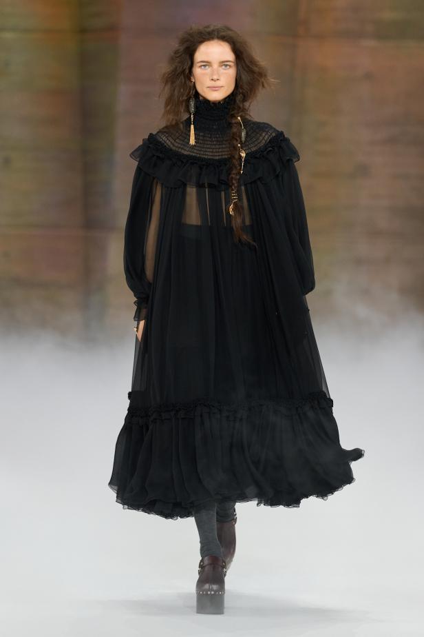 مجموعة كلوي لموسم خريف 2026 بعنوان The Devotion Collection