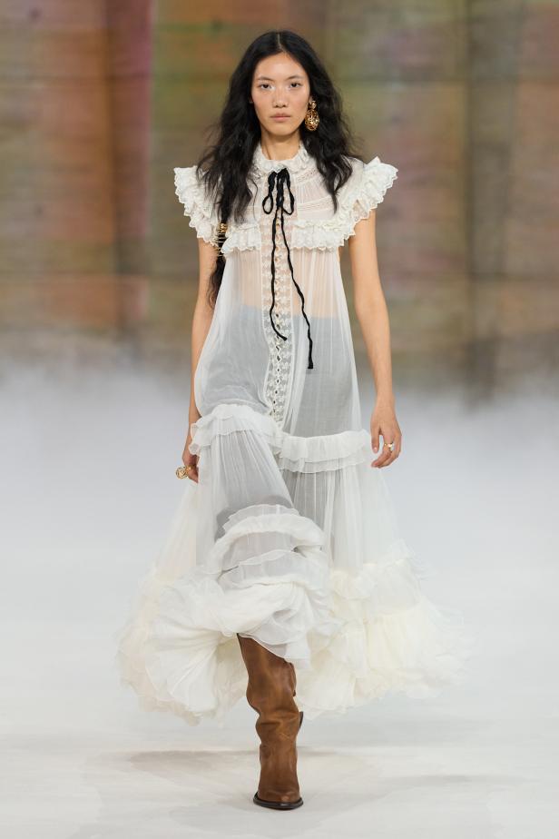 مجموعة كلوي لموسم خريف 2026 بعنوان The Devotion Collection