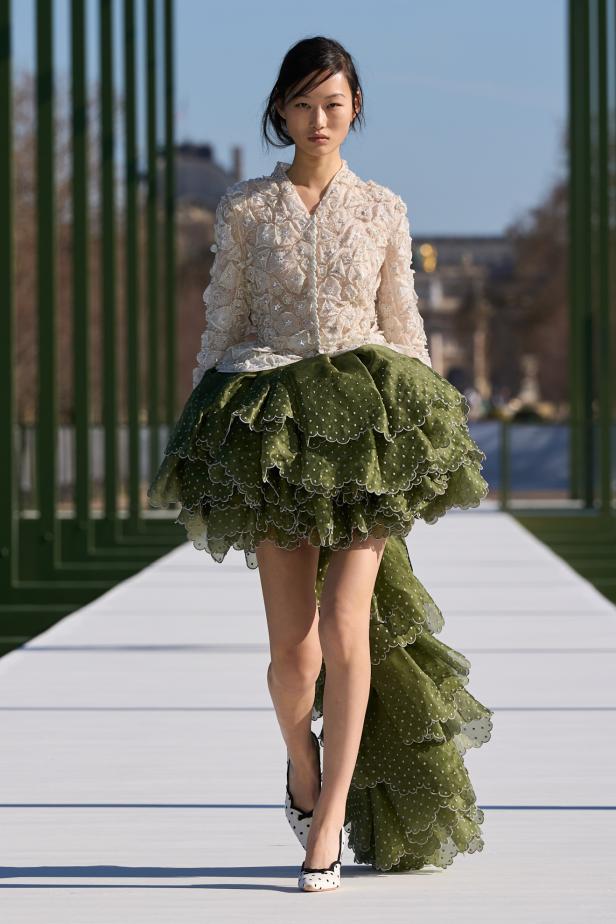 مجموعة ديور لخريف وشتاء 2026... أندرسون يستعيد أمجاد القرن الثامن عشر بلمسة عصرية