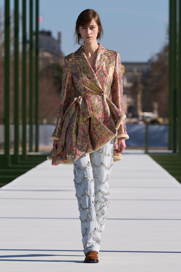 مجموعة ديور لخريف وشتاء 2026... أندرسون يستعيد أمجاد القرن الثامن عشر بلمسة عصرية