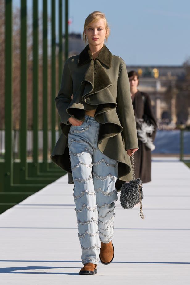 مجموعة ديور لخريف وشتاء 2026... أندرسون يستعيد أمجاد القرن الثامن عشر بلمسة عصرية